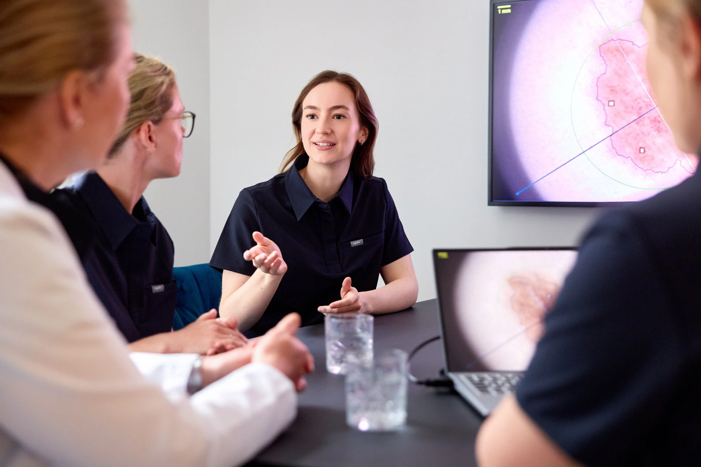 Fallbesprechung im Team der Hamburg Dermatologie